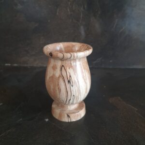 Coquetier en hêtre échauffé