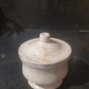 boîte artisanale en hêtre massif tournée à la main